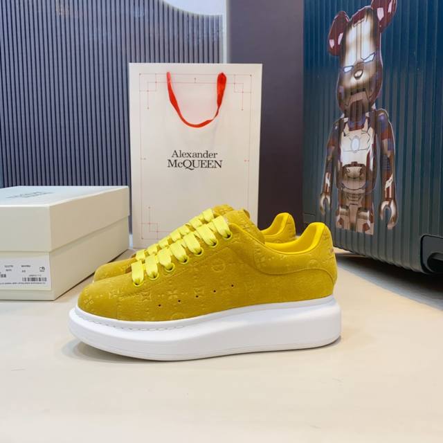 Alexander Mcqueen 情侣款 P: 女款少10 Size： 女35-40男39-45 女40.男45 订做 Alexander Mcqueen太阳